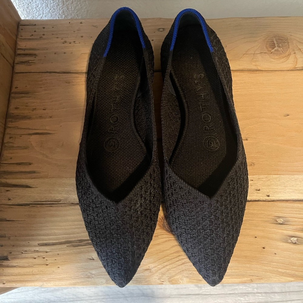 Women size 5.5 Rothy’s The Pointe in Black Honeycomb